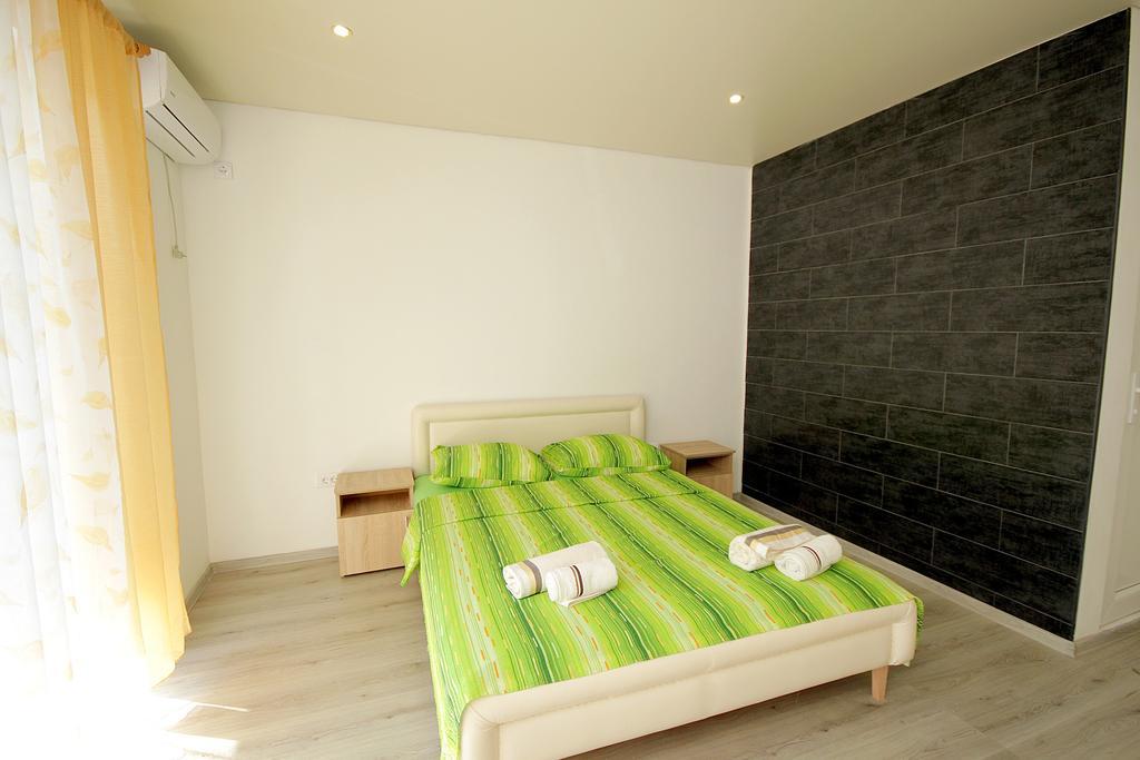 Apartments Victoria Сутоморе Экстерьер фото
