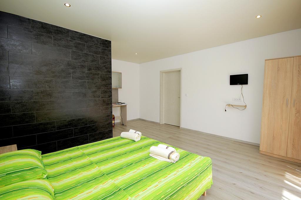 Apartments Victoria Сутоморе Экстерьер фото