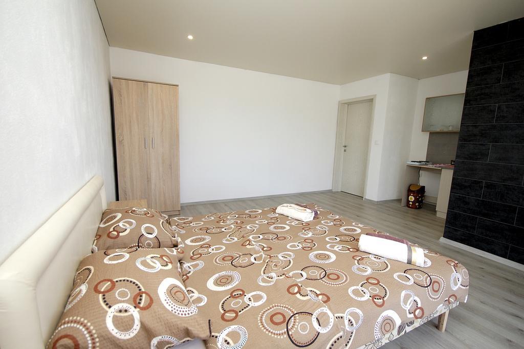 Apartments Victoria Сутоморе Экстерьер фото