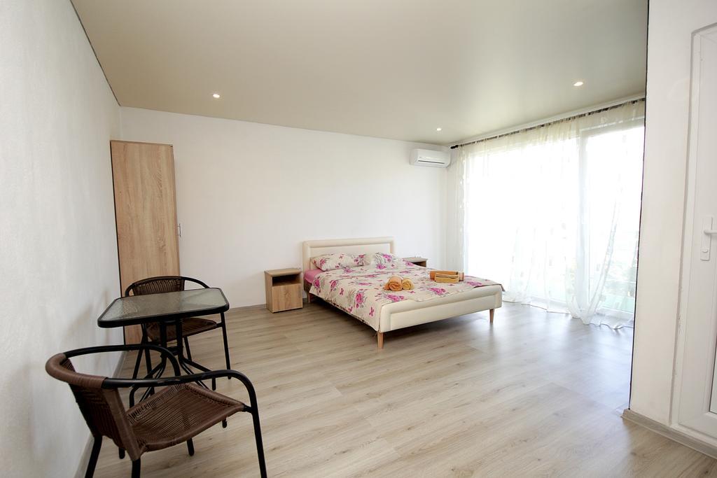 Apartments Victoria Сутоморе Экстерьер фото