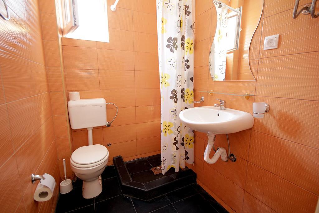 Apartments Victoria Сутоморе Экстерьер фото